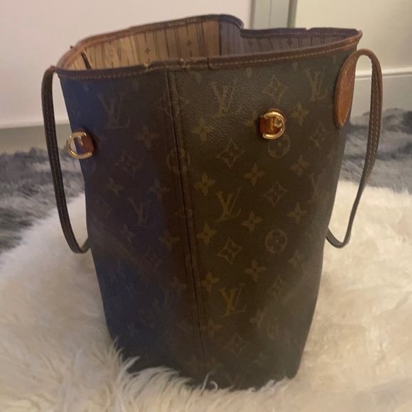 Louis Vuitton MM Neverfull - Picture 5 of 15